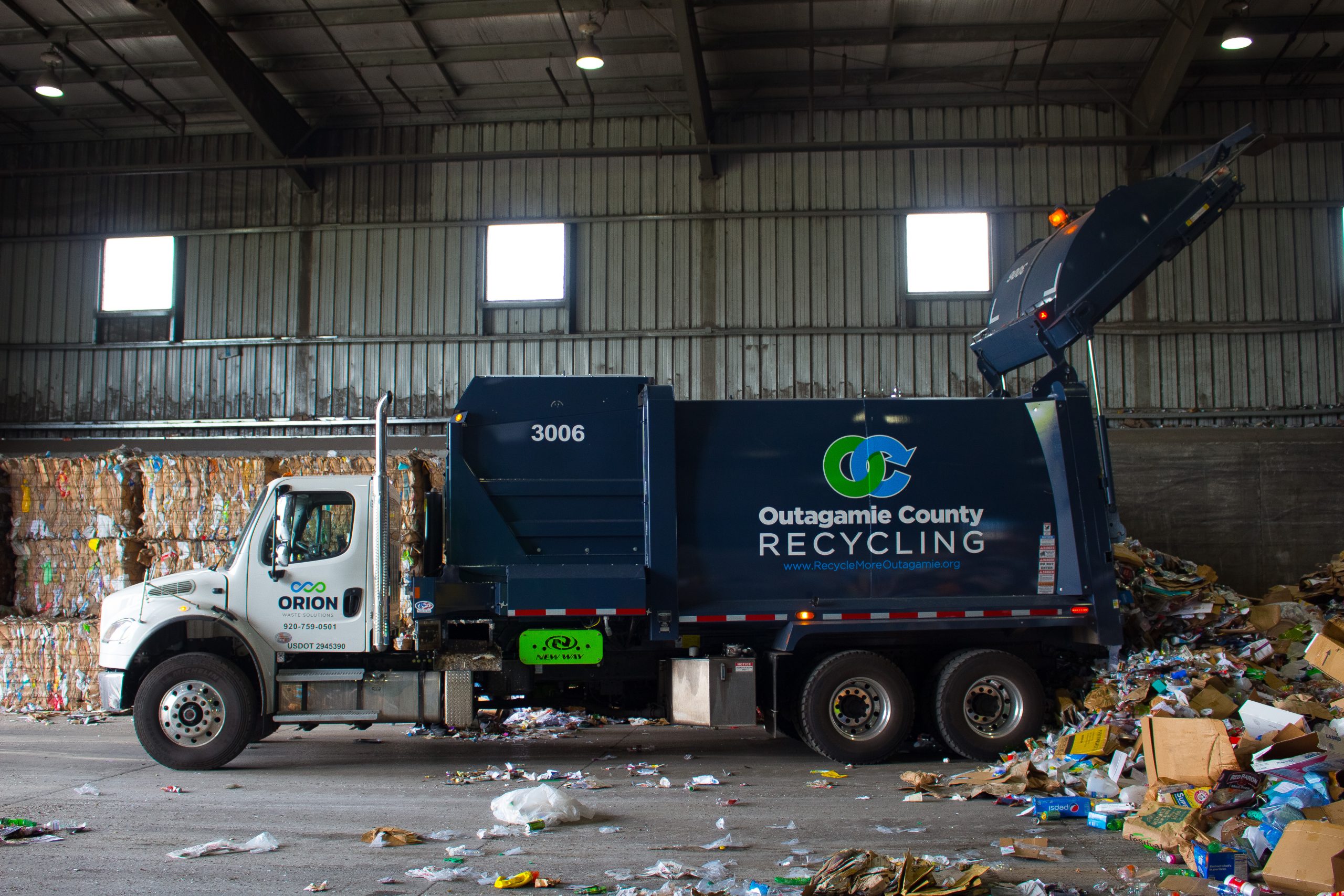 Outagamie County Recycling - tip-floor_orion_side_1